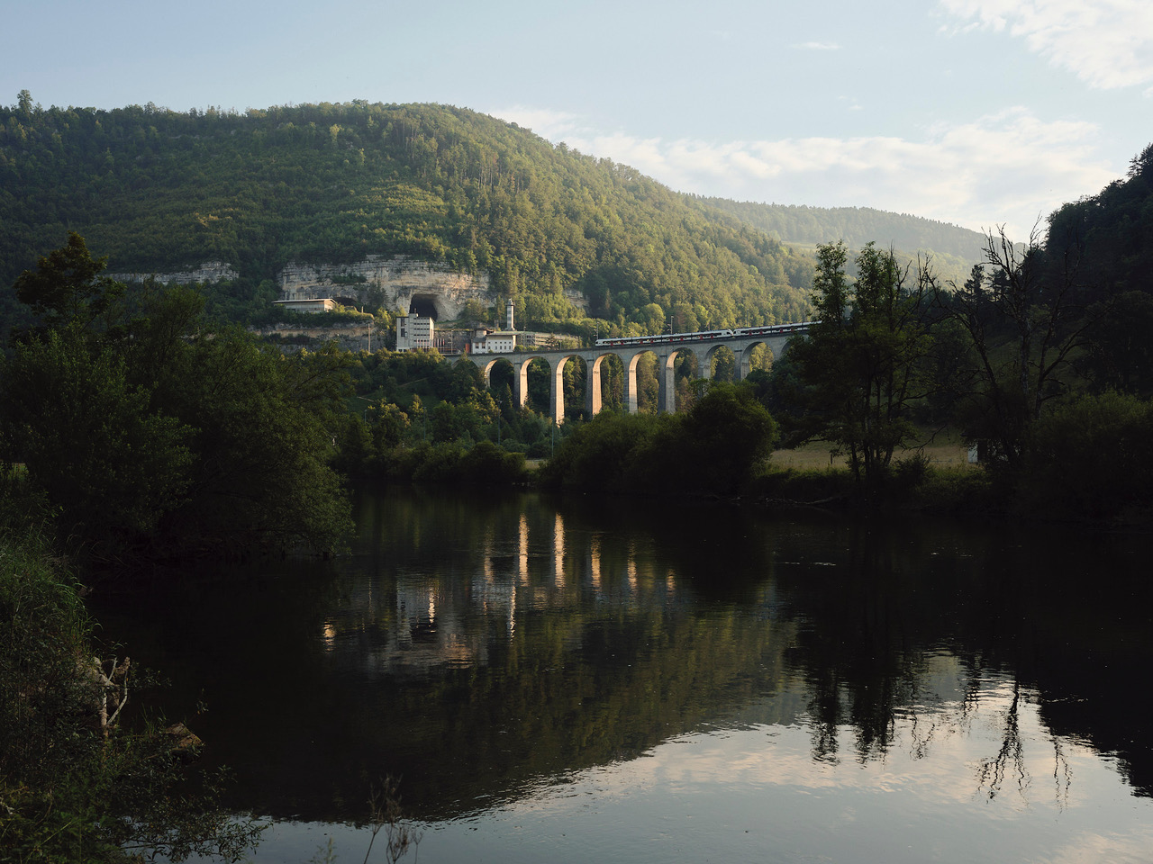 Forschung in Zusammenhang mit dem in der Region Nördlich Lägern angedachten geologischen Tiefenlager wird in den Felslaboren Mont Terri in St-Ursanne (JU) und Grimsel (BE) betrieben.